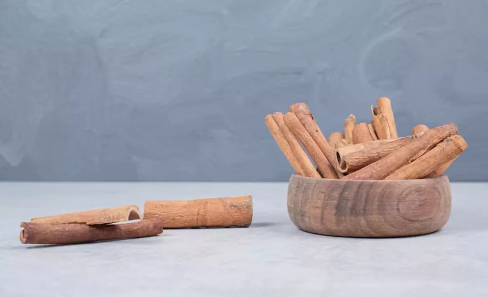 improves heart health -  cinnamon benefits