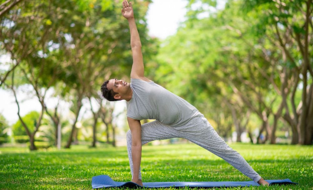  benefits of trikonasana - livayur