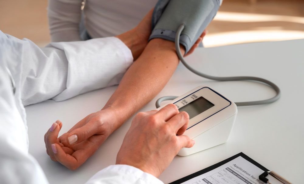 regulates blood pressure - chiku fruit benefits